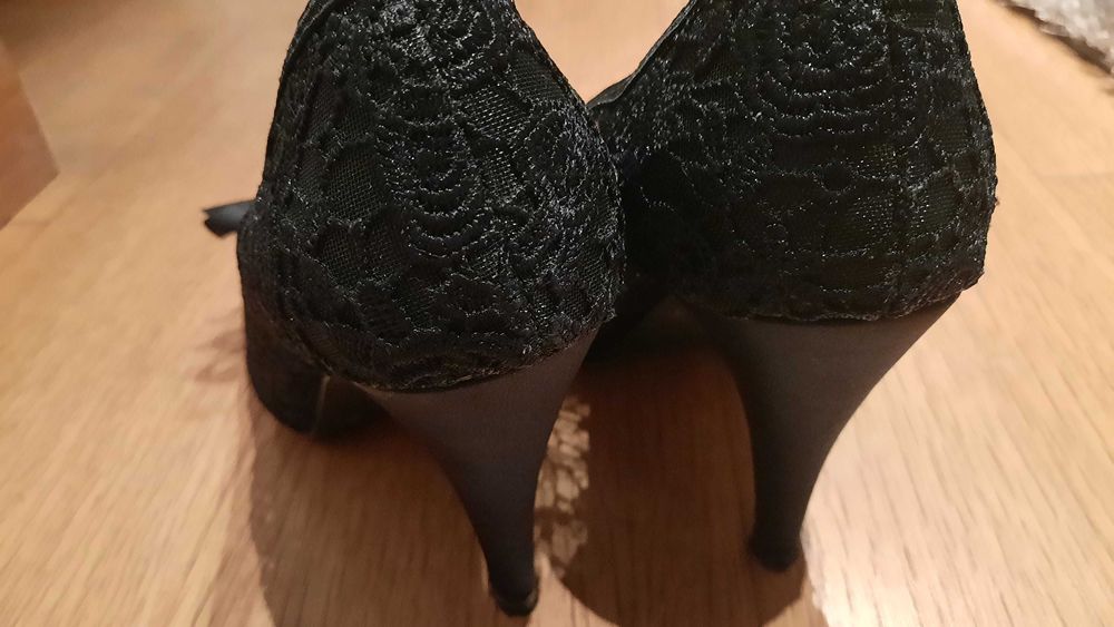 Sapatos da sapataria Guimarães como novos