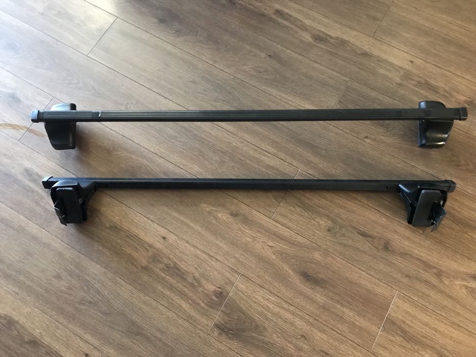 Bagażnik dachowy Thule.