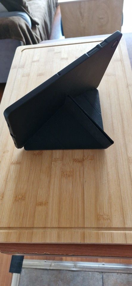 Capa p/ Tablet Samsung Tab A9+ plus - c/ porta caneta - nova
