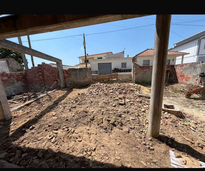 Moradia Independente com terreno no Gaio - Vimeiro Alcobaça