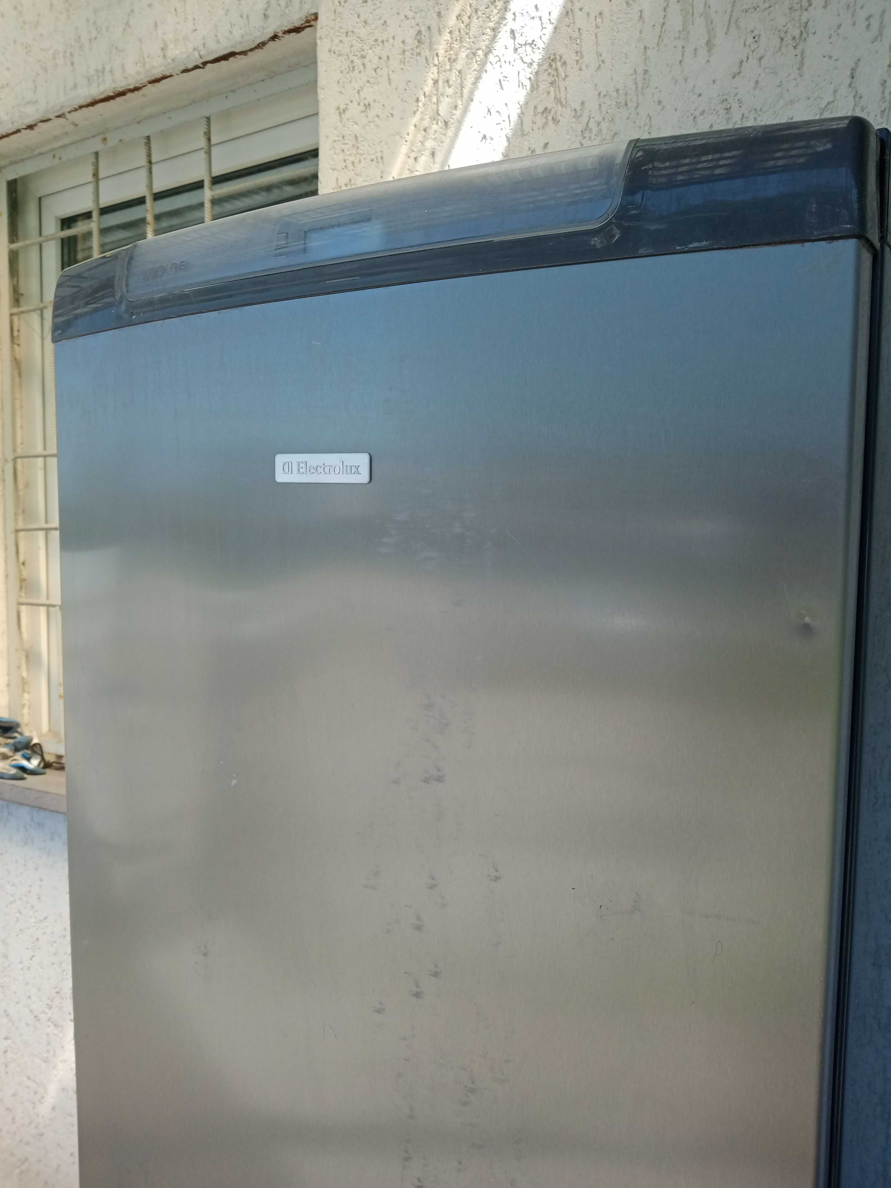 Chłodziarka Electrolux ERE34400X