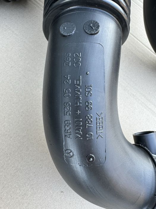 Патрубок повітряний 3.0 (OM 642) на Mercedes-Benz VITO W639.