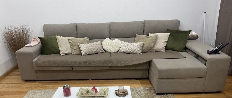 Sofá com arrumação