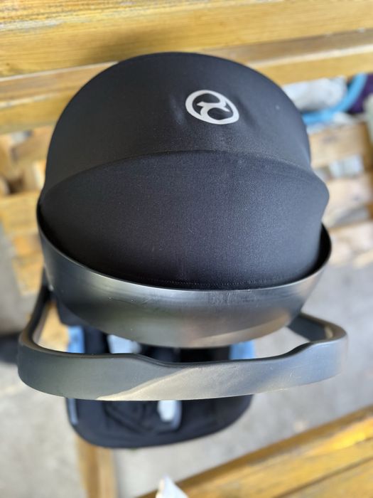 Автокрісло Cybex Aton 5 + адаптери