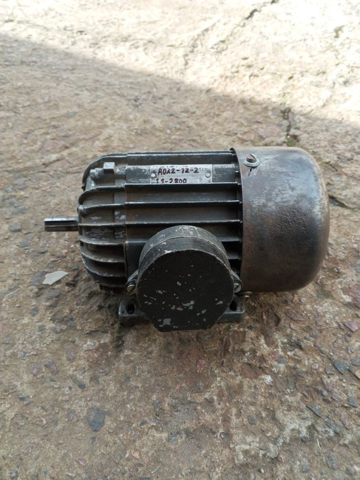 Електродвигун, електромотор электродвигатель 1.1 /2800/220/380в