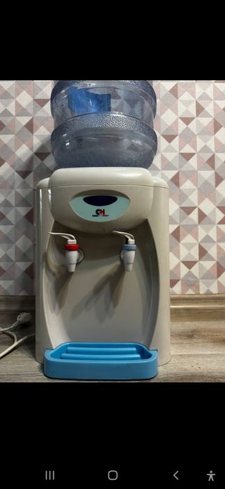 Продам кулер для води.