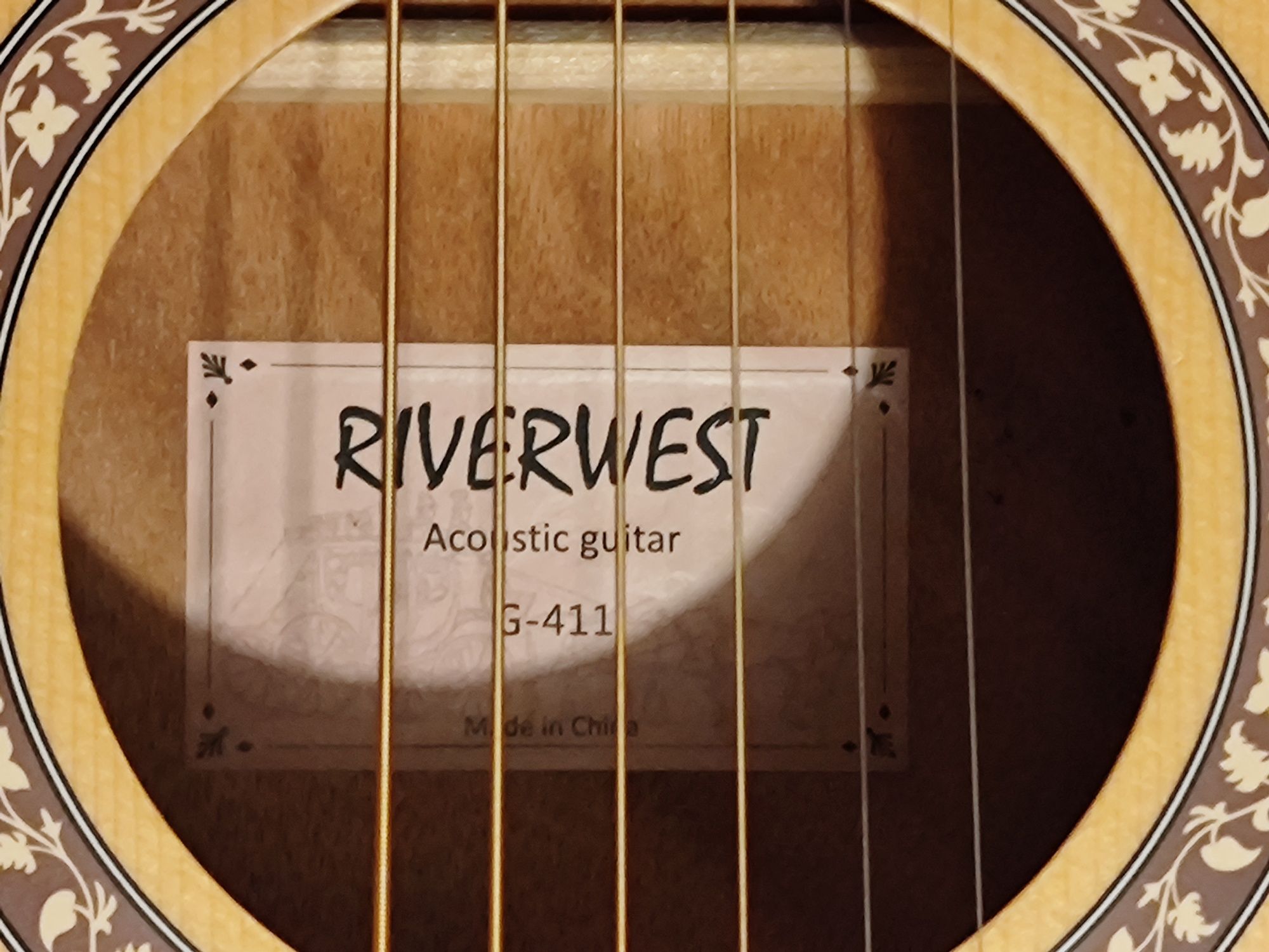 Gitara akustyczna Riverwest G-411