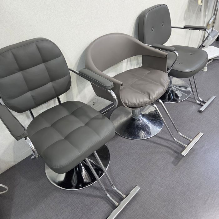 Парикмахерские кресла с подножной на гидравлике (поднимаются педалью)