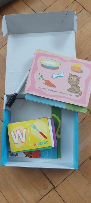 Nauka pisania. Zabawka edukacyjna zmazywanie-pisanie.