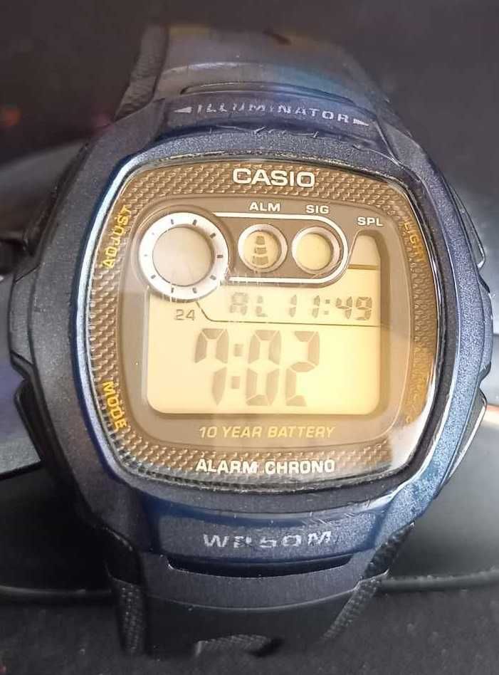 Zegarek Casio illuminator