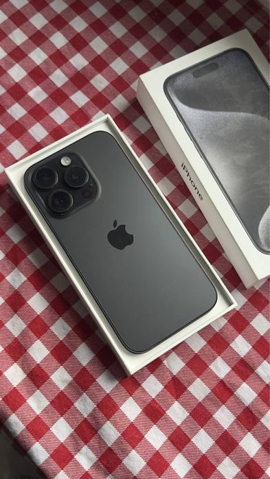 iphone 15 pro black titanium