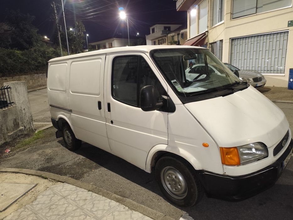 Ford Transit topline