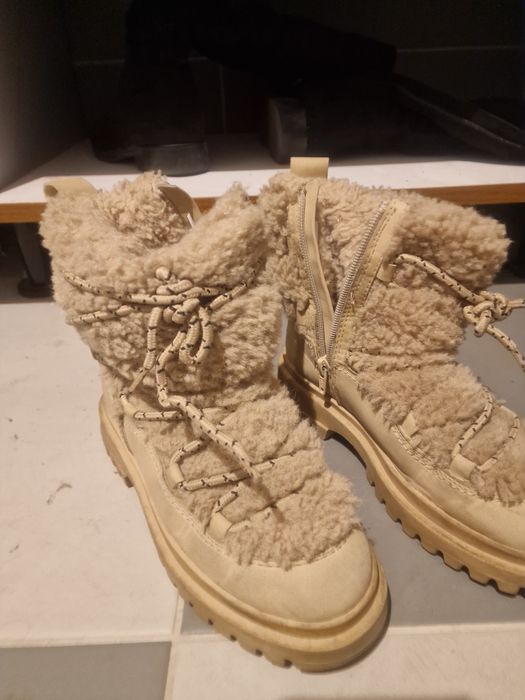 Buty zimowe z puszkiem na zamek Zara r. 34 beżowe