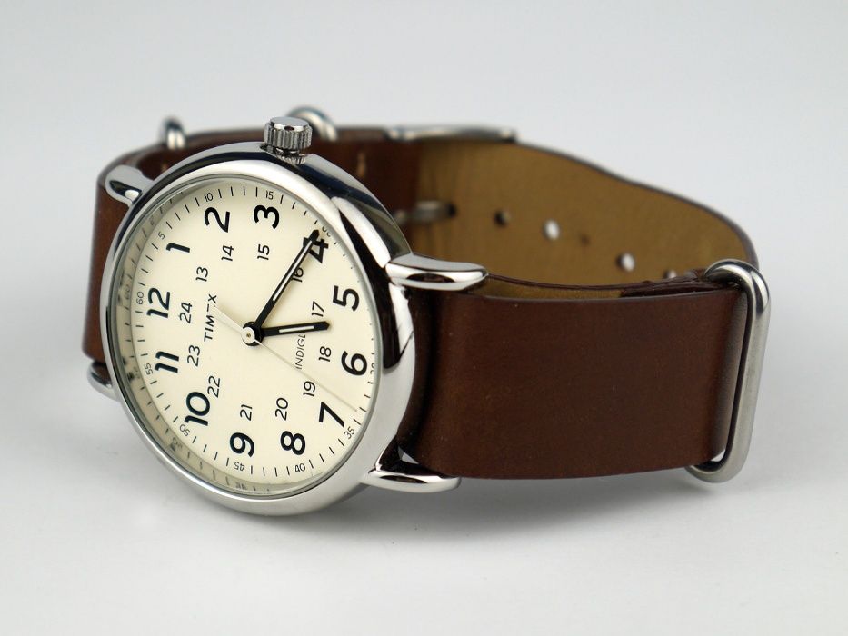 Часы Timex T2P495 Weekender 40 с кожаным ремешком