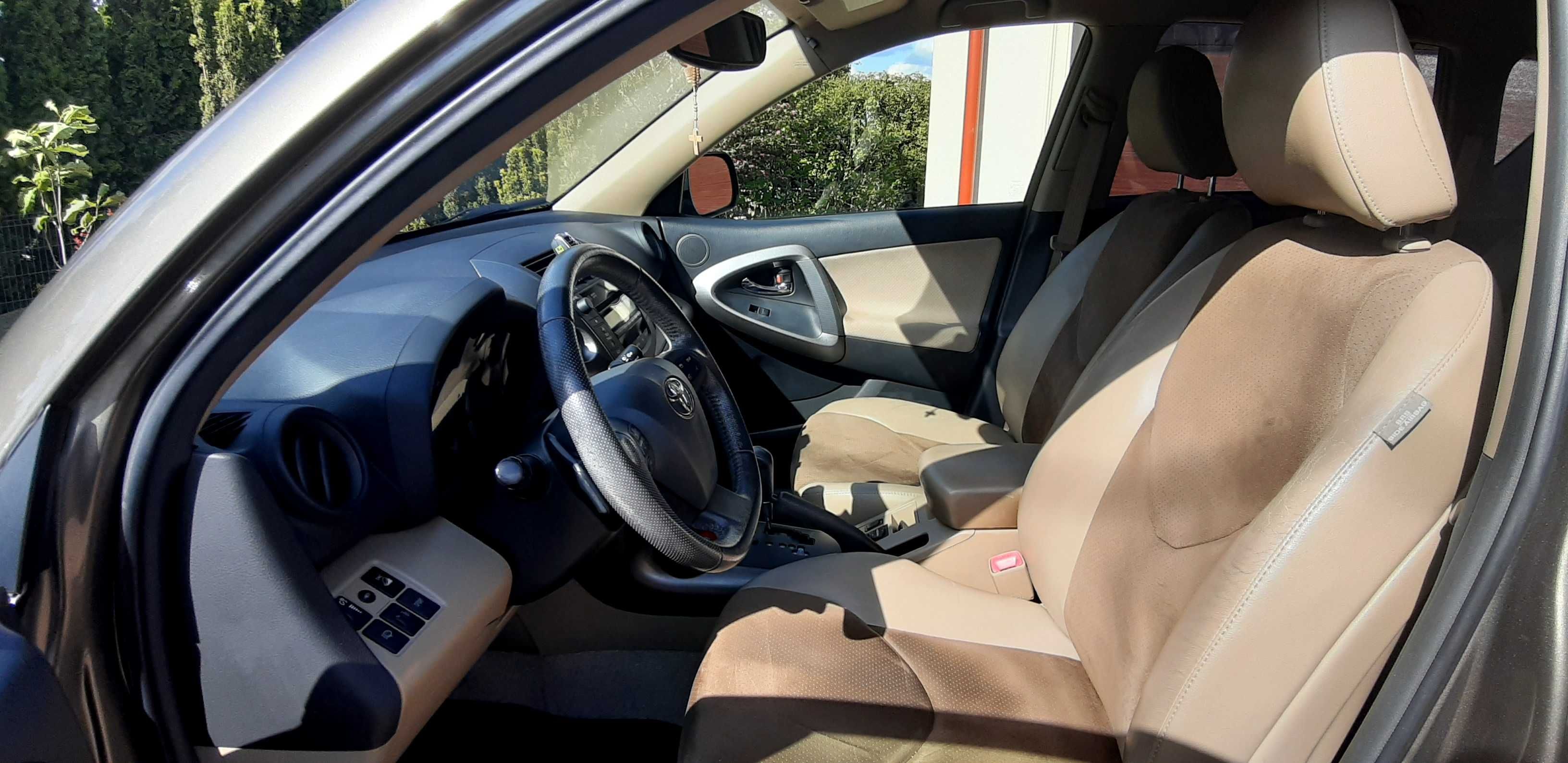 Sprzedam Toyota Rav4 2011r