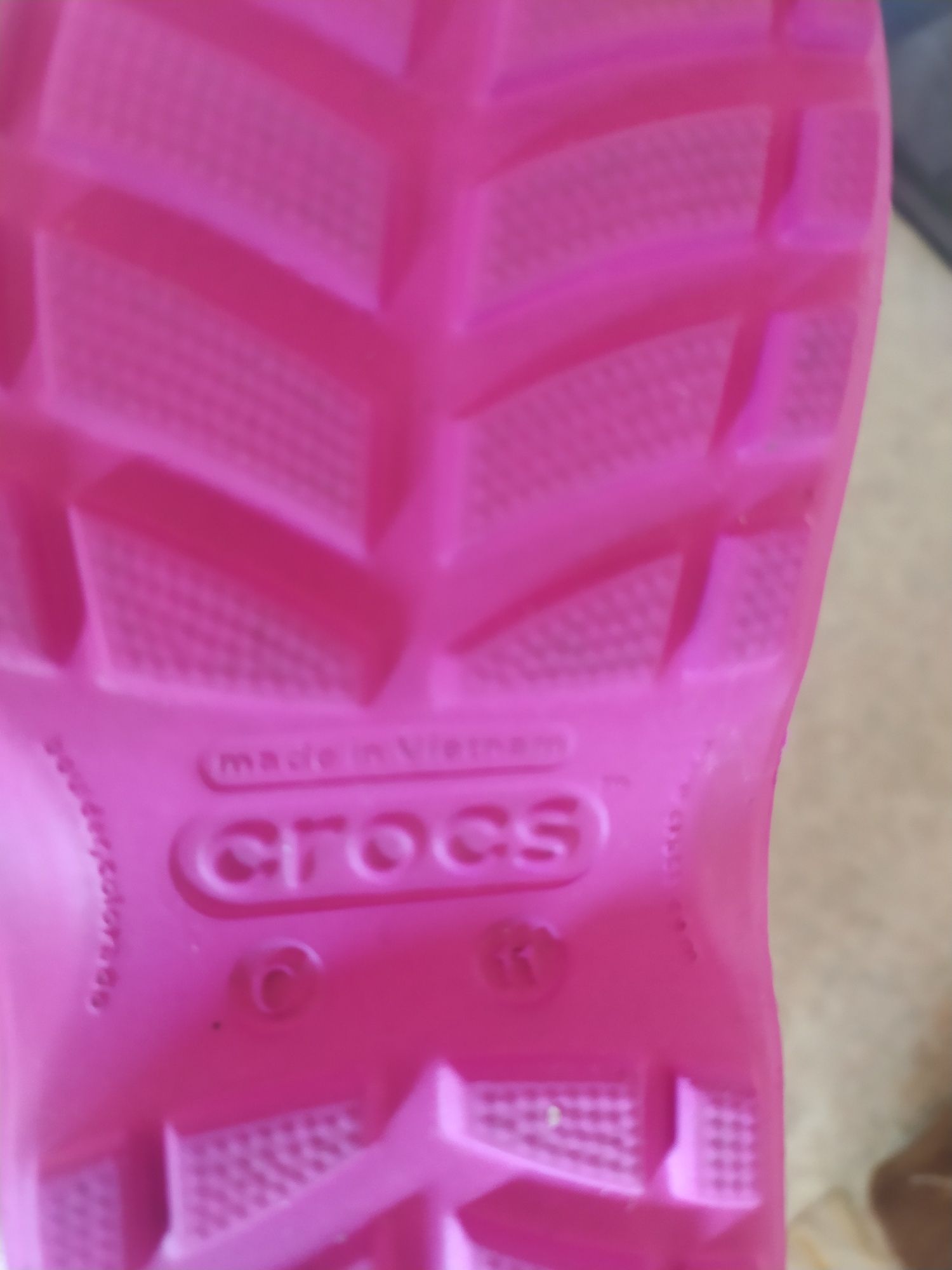 Продам сапожки Crocs оригинал.