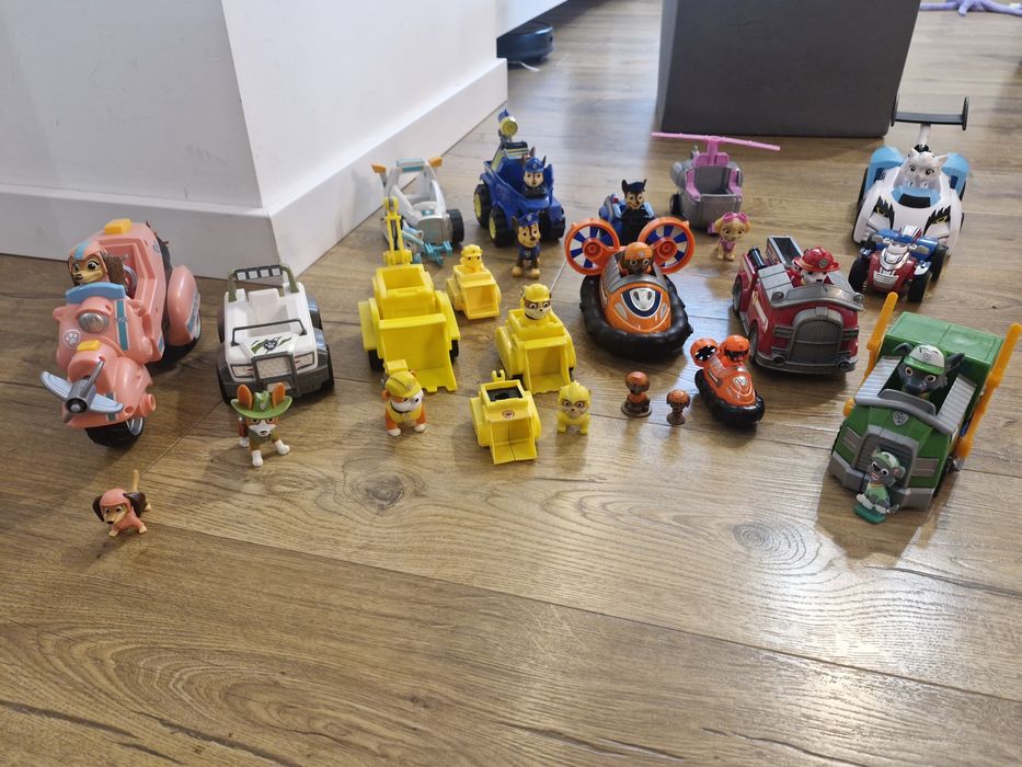 Zestaw aut i figurek psi patrol