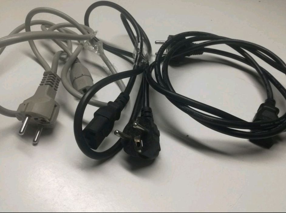 5 Cabos de TV e Computador