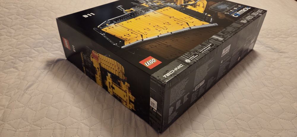 LEGO® Technic 42131 buldożer Cat D11