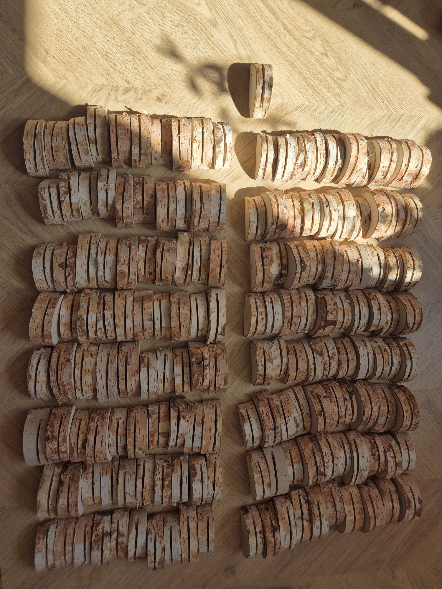 Stojaki na winietki ślubne hand made drewno brzoza