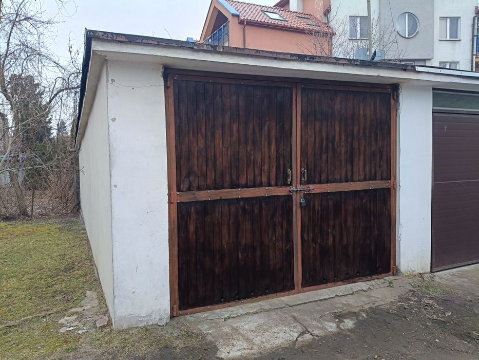 Garaż murowany 30m2 Narutowicza na dwa auta w centrum