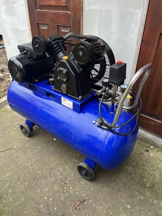 Компрессор WERK 100L.