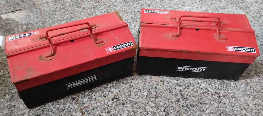 2 caixas de ferramentas da marca facom sem ferramentas