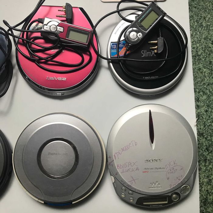 Плеєр Apple iPod shuffle 3-го покоління 2 Гб