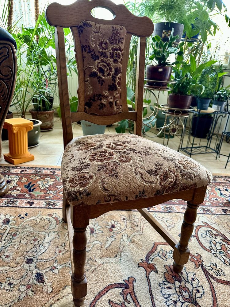 12 sztuk tapicerowanych krzeseł