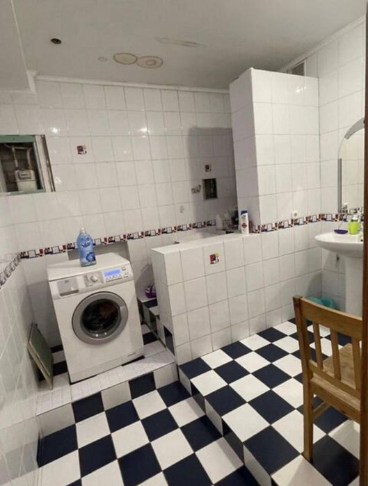 Продам 5-кімнатний будинок у центрі Дніпра з гаражем і ділянкою