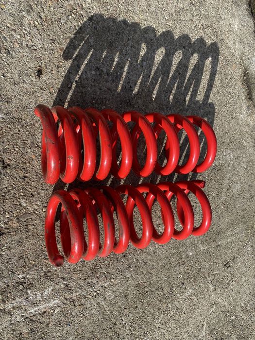 mercedes W207 sprężyny tył sportowe obniżone czerwone