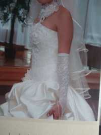 Платье свадебное,перчатки,фата