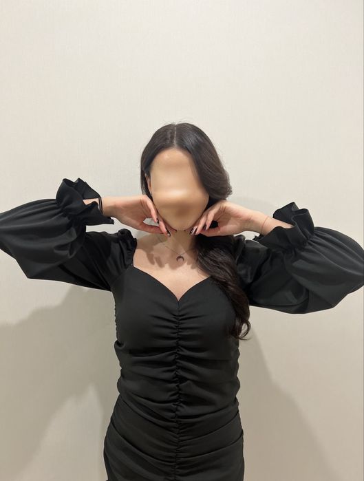 Чорна святкова сукня