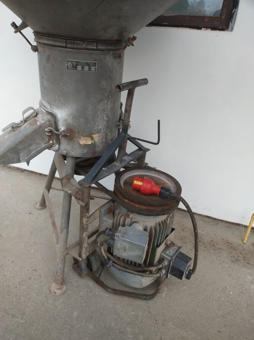 Śrutownik bąk do zboża