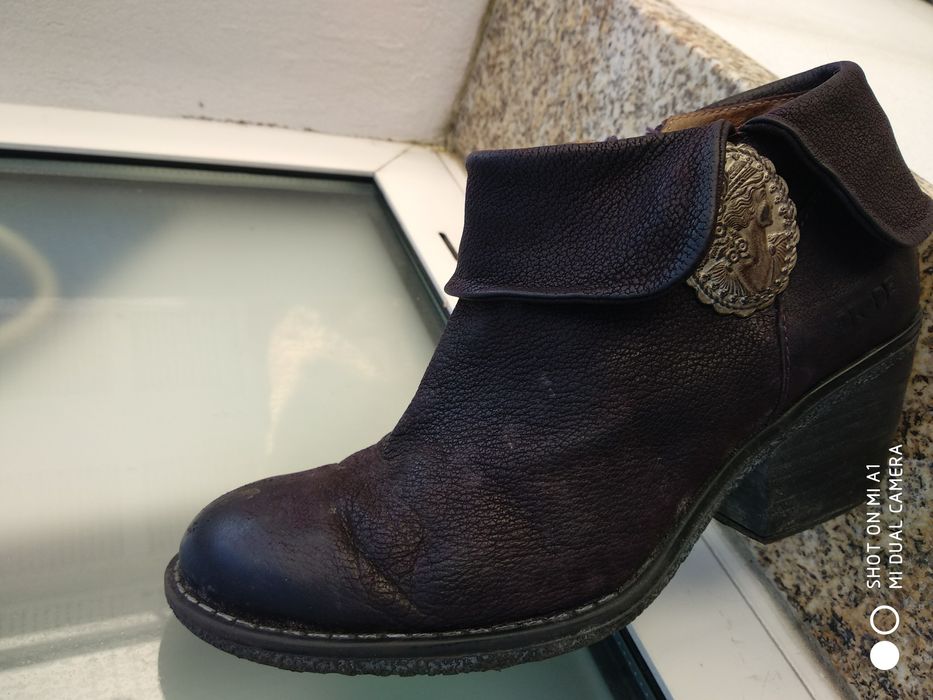 Botins azuis marca Dkode