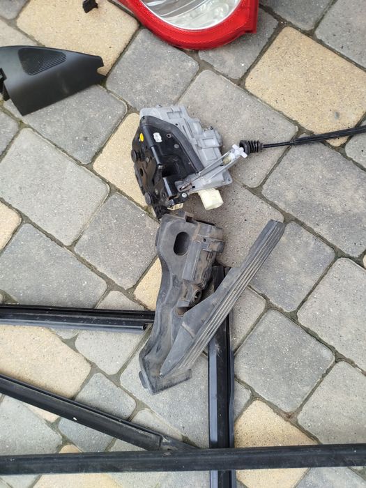 Ппродам передні задні двері passat b6