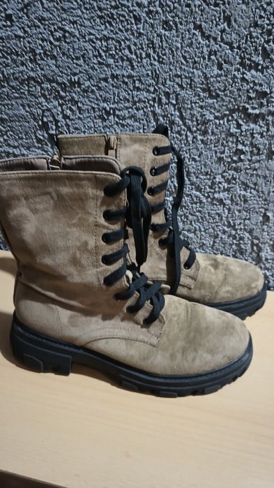 Botki w kolorze Camel. Rozmiar 39. Polecam.