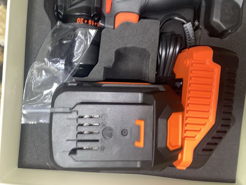 Шуруповерт Дніпро М 20 Вольтовий