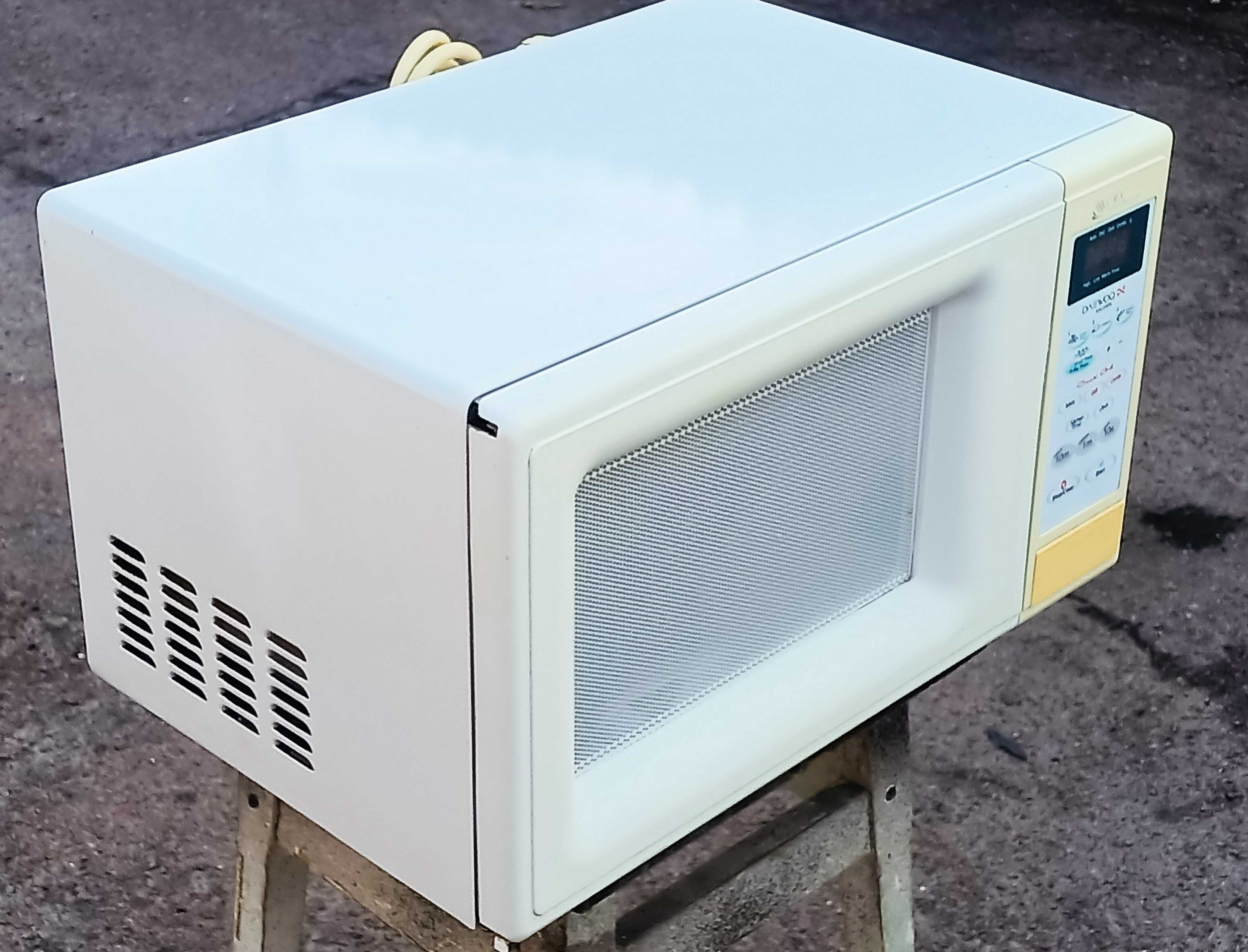 Микроволновая печь «Daewoo KOG-37DPA» в рабочем состоянии