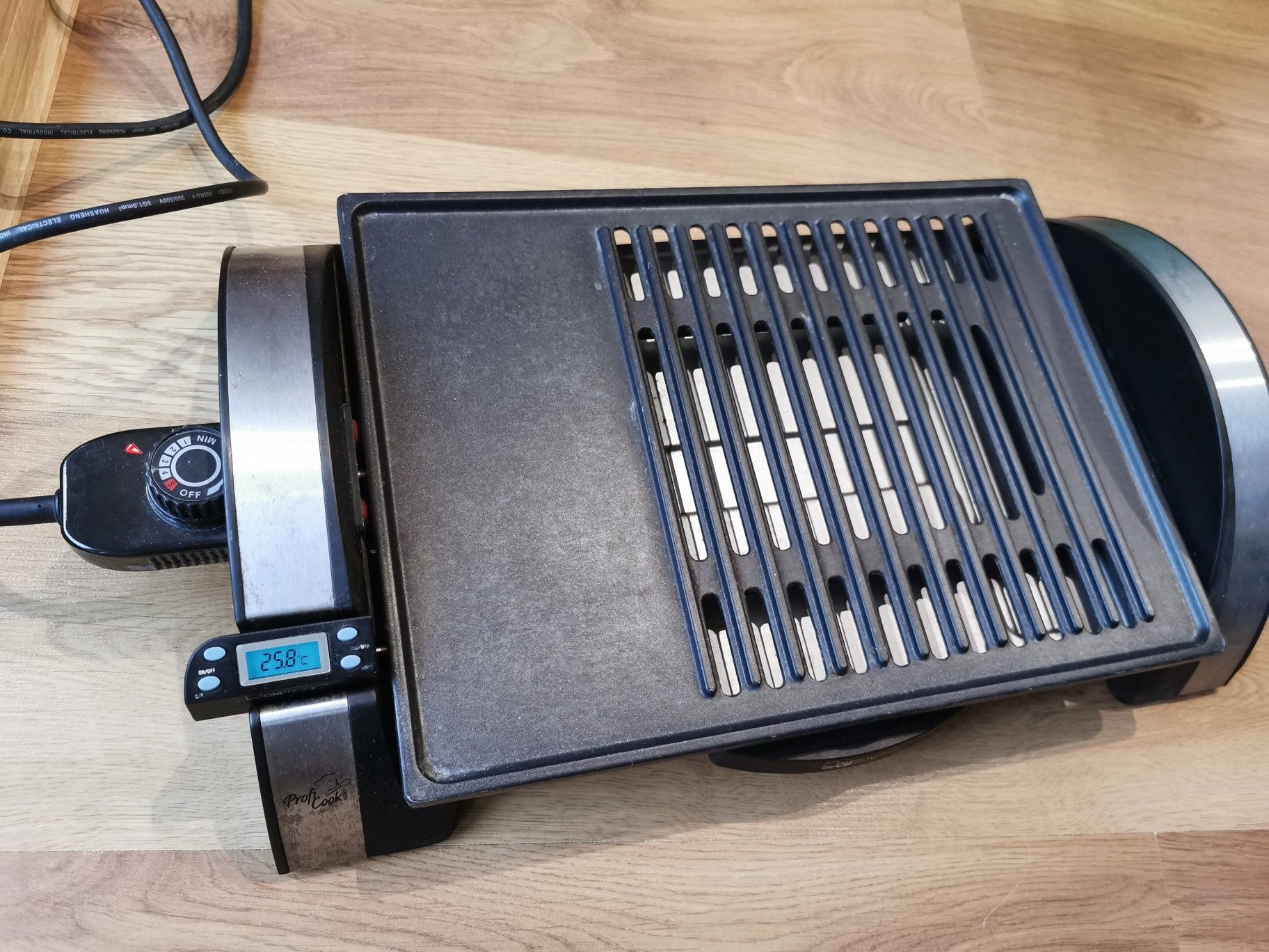 Grill elektryczny CLA Tronic, moc 2000 W, Katowice