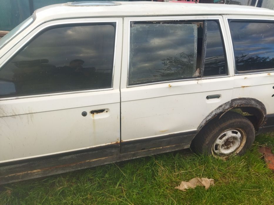 Продам  машину Опель кадет