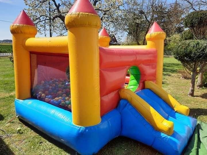 Zjeżdżalnie zamki dmuchane WYNAJEM wata balony animacje tatuaże