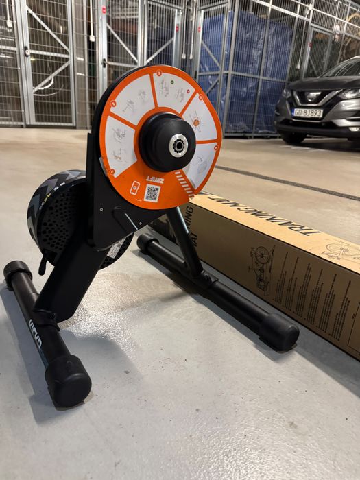 Trenażer Wahoo Kickr Core+ mata wyciszająca