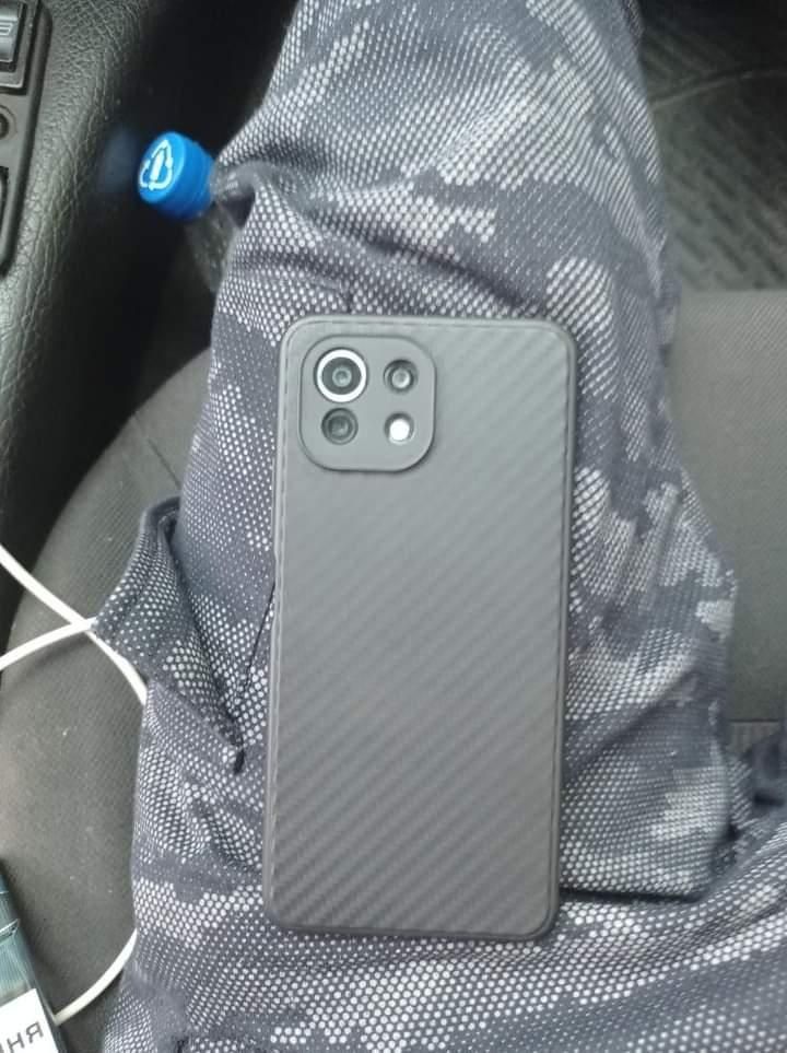 Продам Xiomi 11 Lite 5G 6/128 срочно