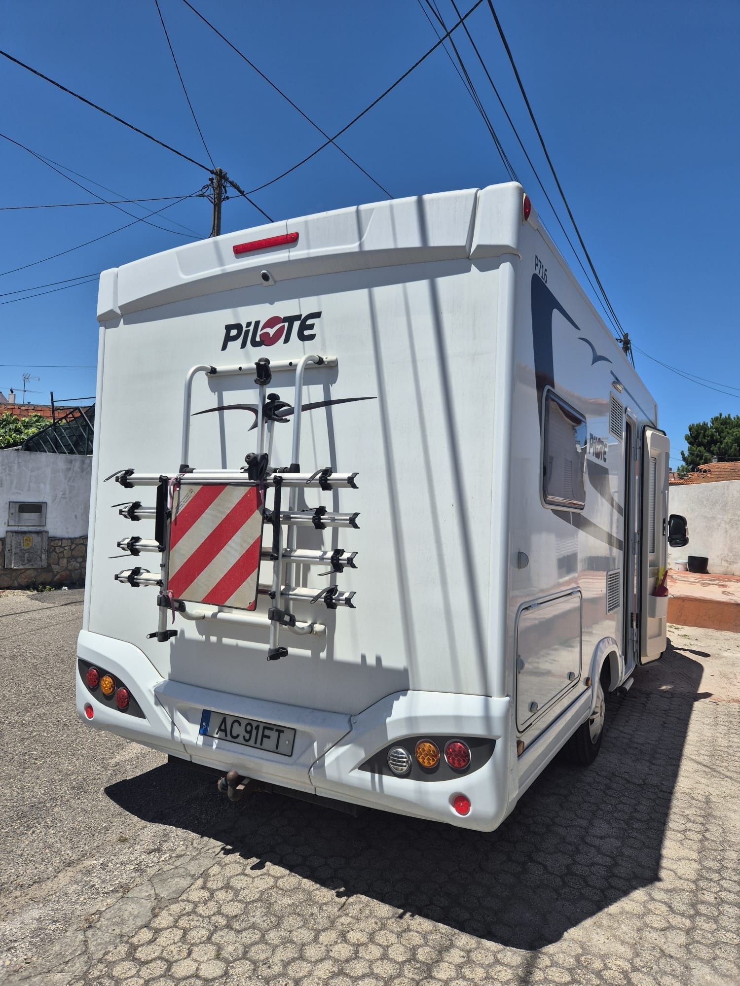 Autocaravana Pilote Essentiel P716 -  Fiat
