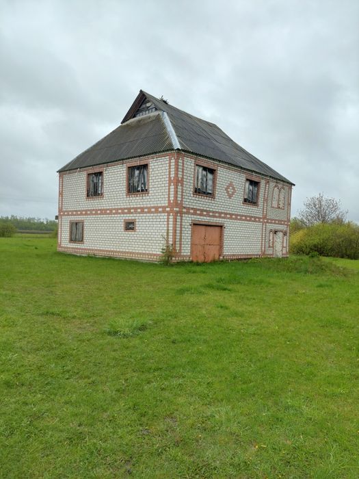 Дім  57 соток з ставком