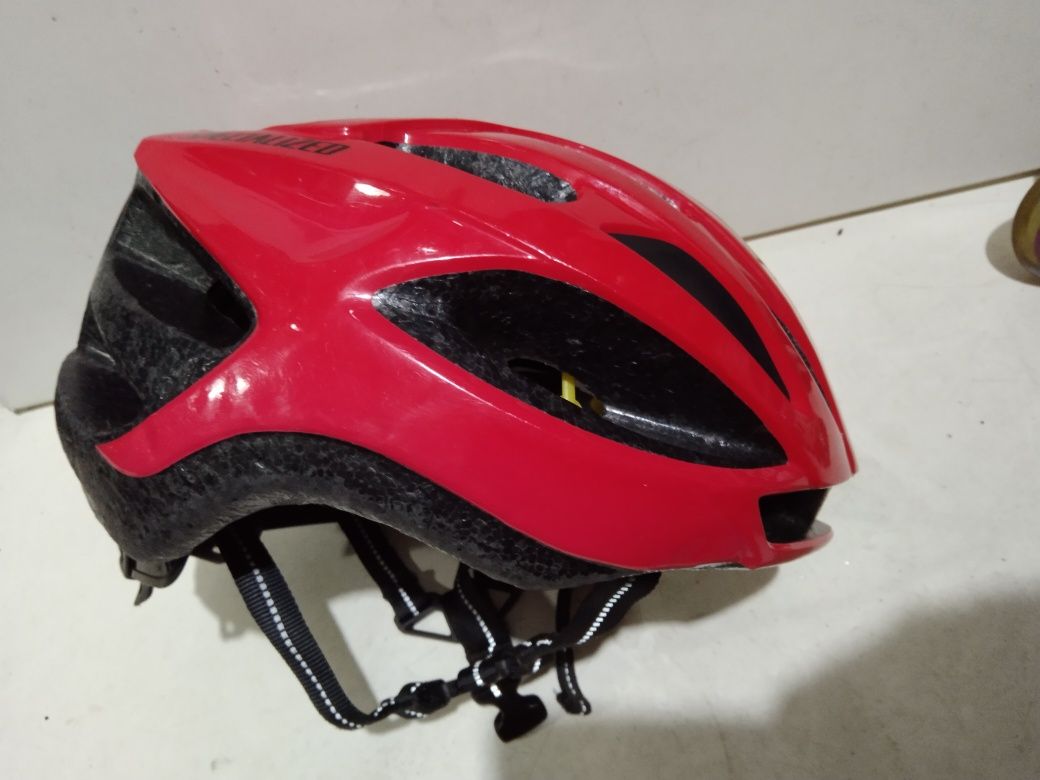 Kask rowerowy SPECJALIZER rozmiar M/L 56-60 cm