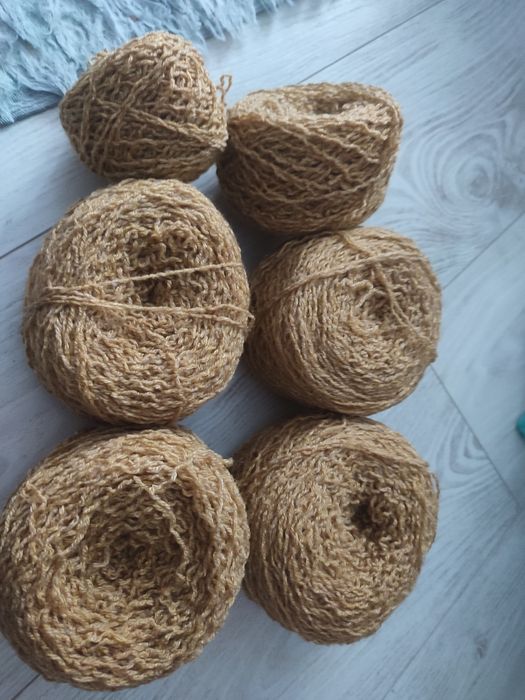 Zestaw włóczki beżowej