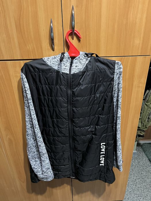 Продам куртку стан гарний