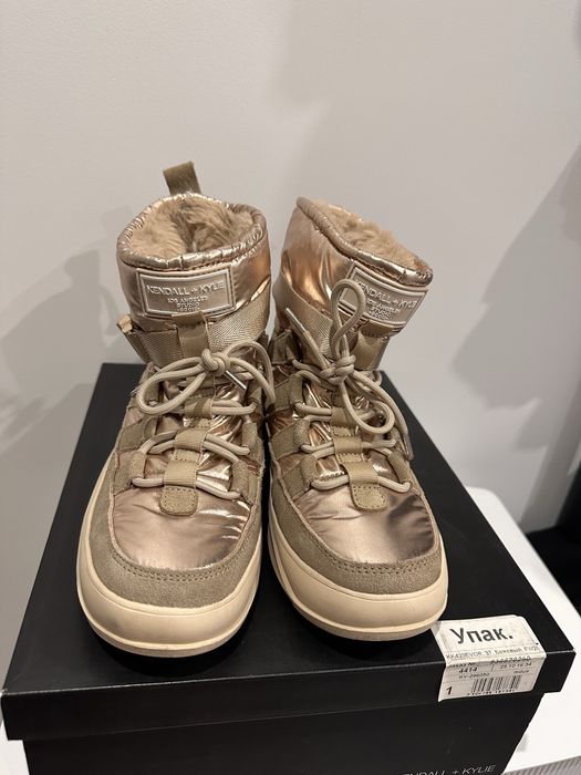 Чобітки на осінньо-зимовий сезон Kendall+Kylie